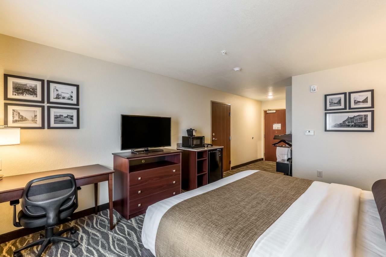 Cobblestone Hotel & Suites Hartford Exterior foto